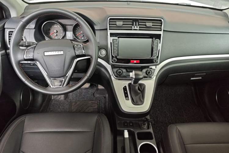 Used Haval M6 2019 1.5T DCT Two-Wheel Drive Elite Version China VI Standard Center Console
