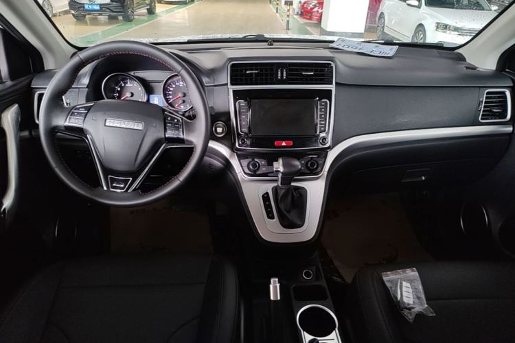 Used Haval M6 2019 1.5T DCT Two-Wheel Drive Elite Version China VI Standard Center Console