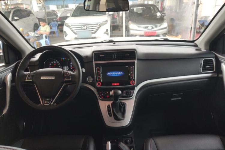 Used Haval M6 2019 1.5T DCT Two-Wheel Drive Elite Version China VI Standard Center Console
