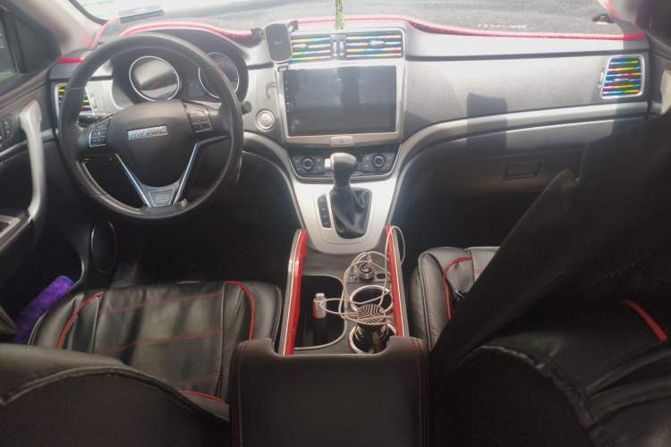 Used Haval M6 2019 1.5T DCT Two-Wheel Drive Value Edition China VI Standard Center Console