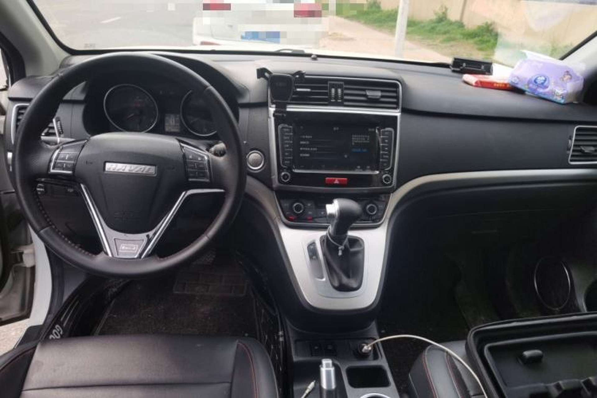 Used Haval M6 2019 1.5T DCT Two-Wheel Drive Elite Version China V Standard Center Console