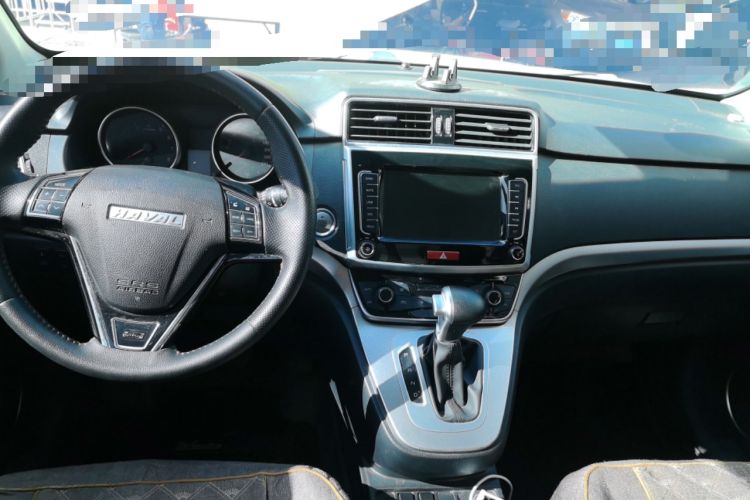Used Haval M6 2019 1.5T DCT Two-Wheel Drive Elite Version China VI Standard Center Console