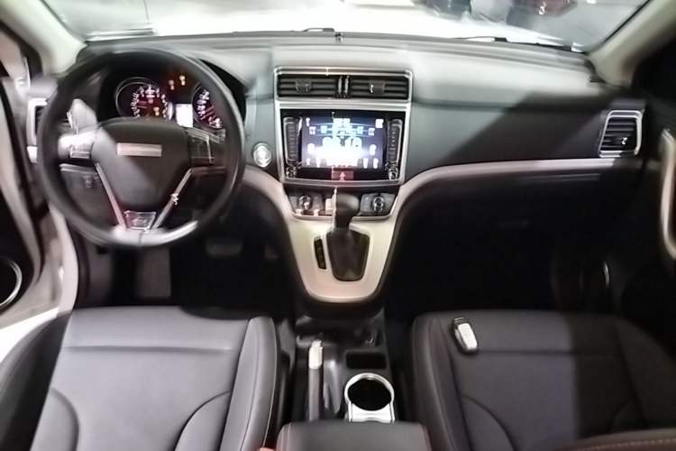Used Haval M6 2019 1.5T DCT Two-Wheel Drive Value Edition China VI Standard Center Console