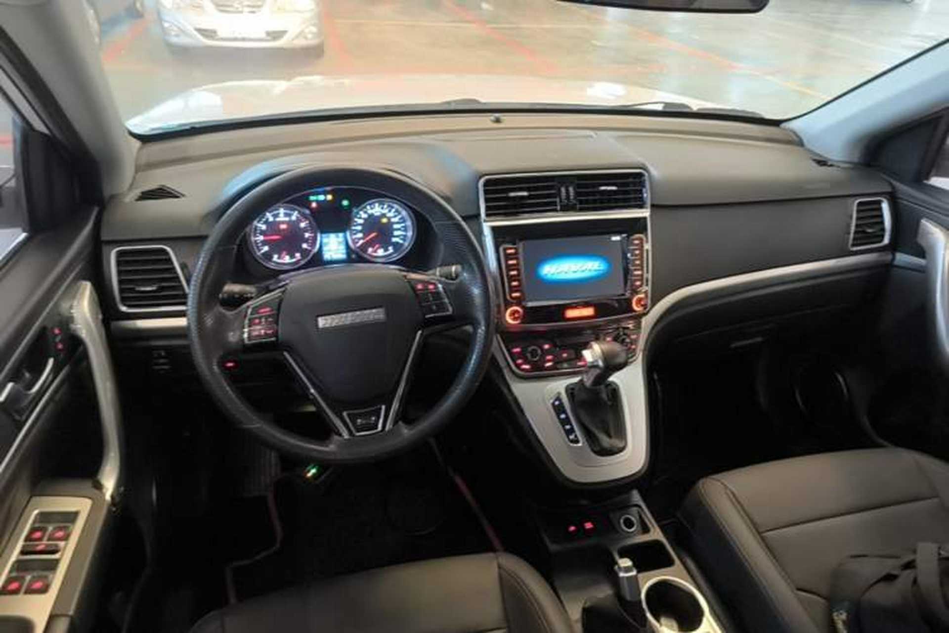 Used Haval M6 2019 1.5T DCT Two-Wheel Drive Value Edition China VI Standard Center Console