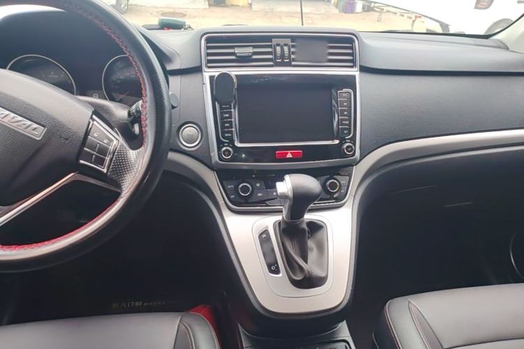 Used Haval M6 2019 1.5T DCT Two-Wheel Drive Value Edition China VI Standard Center Console