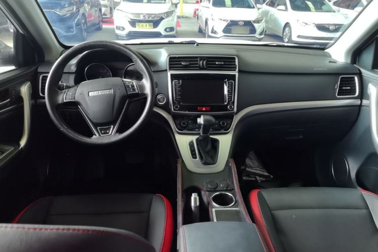 Used Haval M6 2019 1.5T DCT Two-Wheel Drive Urban Version China VI Standard Center Console