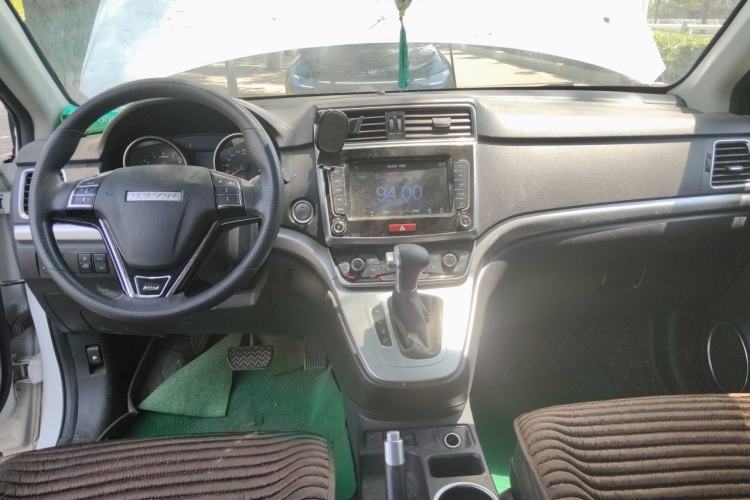 Used Haval M6 2019 1.5T DCT Two-Wheel Drive Value Edition China VI Standard Center Console