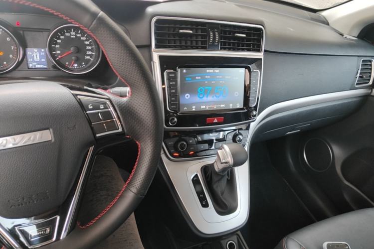 Used Haval M6 2019 1.5T DCT Two-Wheel Drive Value Edition China VI Standard Center Console