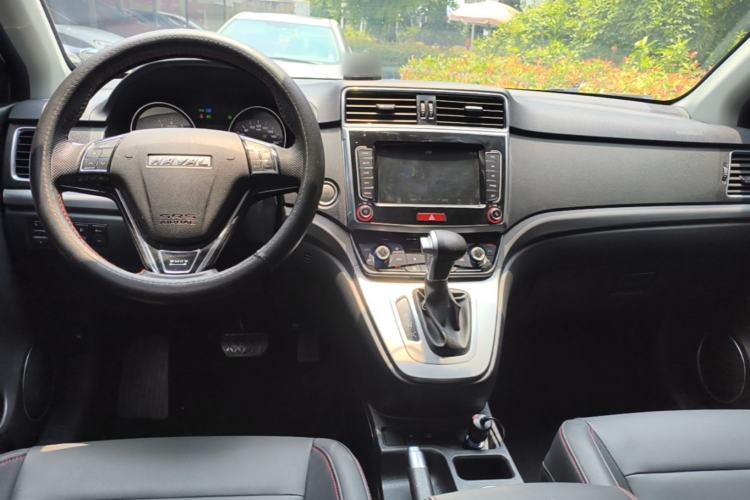 Used Haval M6 2019 1.5T DCT Two-Wheel Drive Elite Version China V Standard Center Console