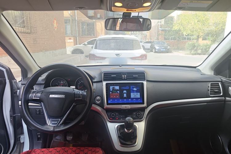 Used Haval M6 2019 1.5T Manual Two-Wheel Drive Urban Version China VI Standard Center Console