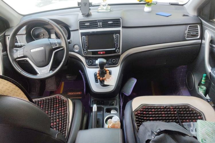 Used Haval M6 2019 1.5T DCT Two-Wheel Drive Elite Version China V Standard Center Console