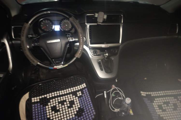 Used Haval M6 2019 1.5T DCT Two-Wheel Drive Value Edition China VI Standard Center Console