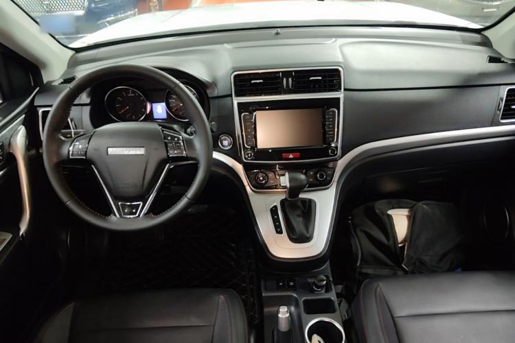 Used Haval M6 2019 1.5T DCT Two-Wheel Drive Elite Version China V Standard Center Console