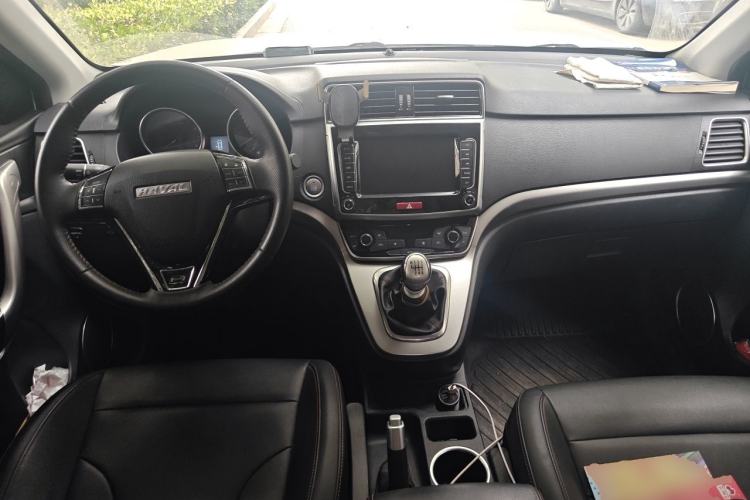 Used Haval M6 2019 1.5T Manual Two-Wheel Drive Elite Version China VI Standard Center Console