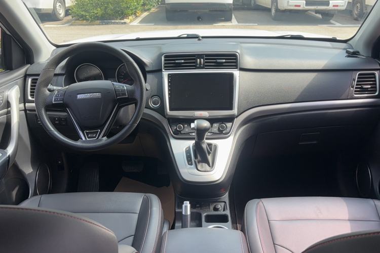 Used Haval M6 2019 1.5T DCT Two-Wheel Drive Value Edition China VI Standard Center Console