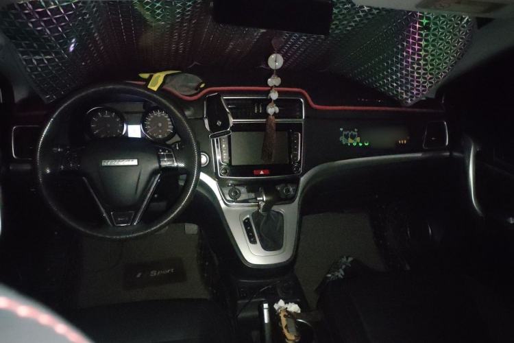 Used Haval M6 2019 1.5T DCT Two-Wheel Drive Value Edition China VI Standard Center Console