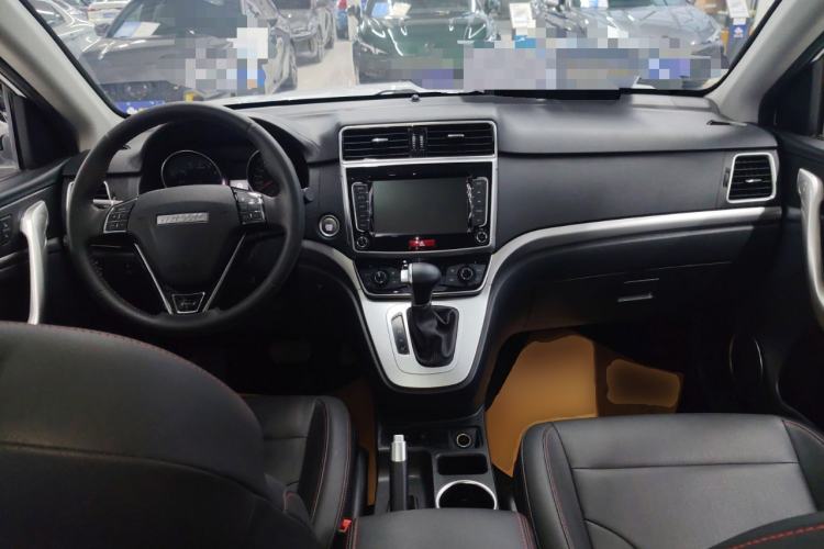 Used Haval M6 2019 1.5T DCT Two-Wheel Drive Elite Version China VI Standard Center Console