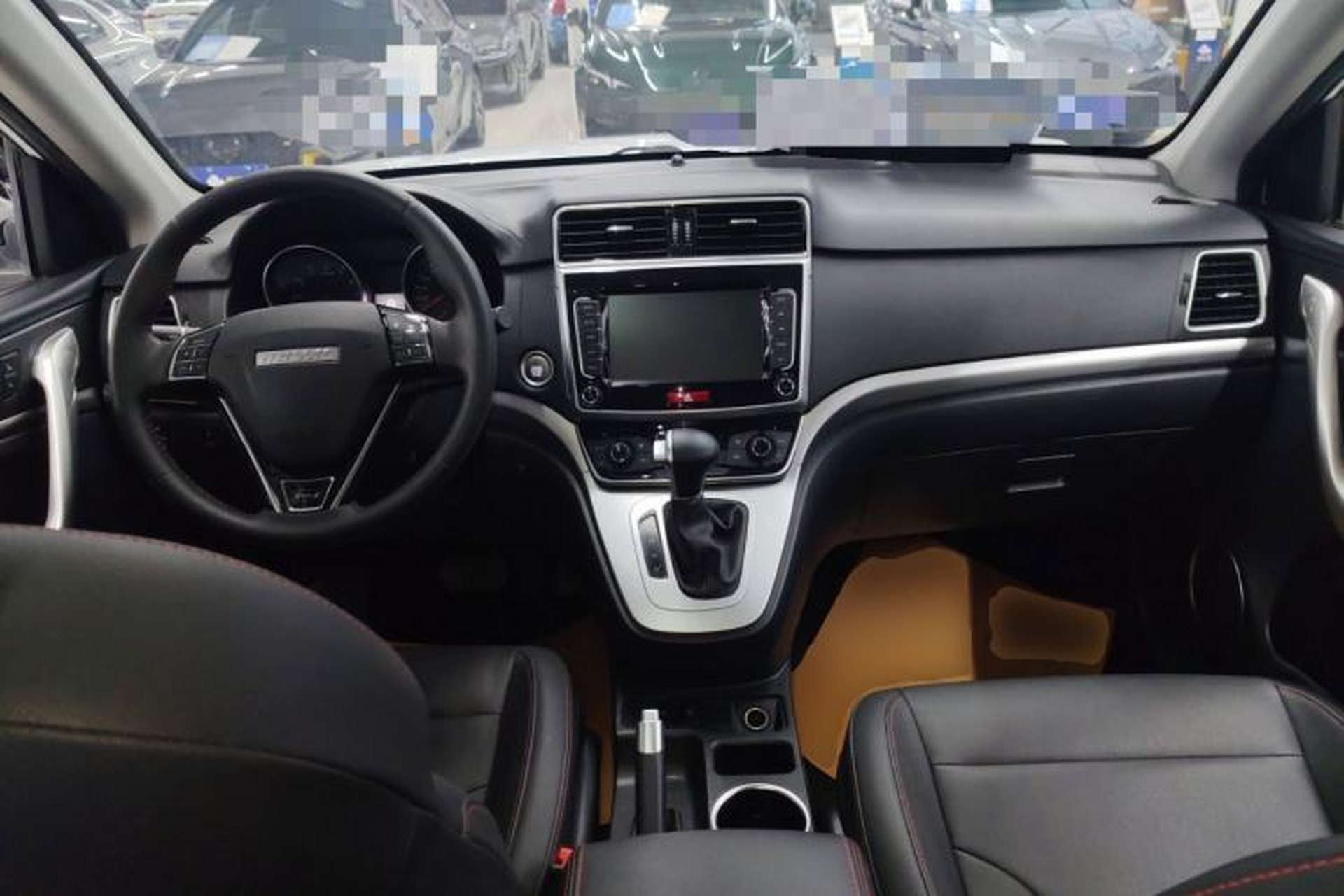 Used Haval M6 2019 1.5T DCT Two-Wheel Drive Elite Version China VI Standard Center Console