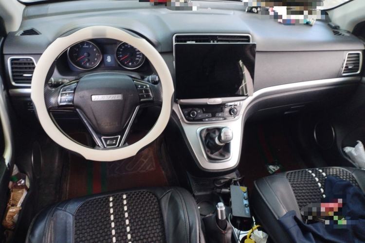 Used Haval M6 2019 1.5T Manual Two-Wheel Drive Urban Version China VI Standard Center Console