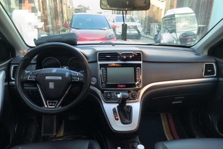 Used Haval M6 2019 1.5T DCT Two-Wheel Drive Value Edition China VI Standard Center Console