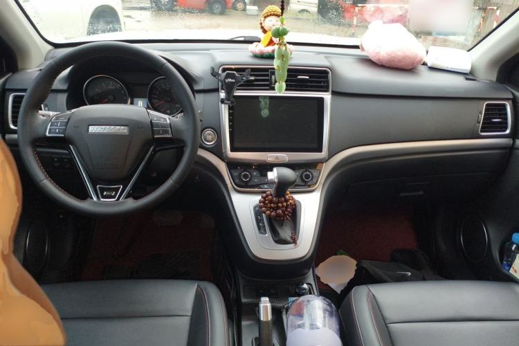 Used Haval M6 2019 1.5T DCT Two-Wheel Drive Value Edition China VI Standard Center Console