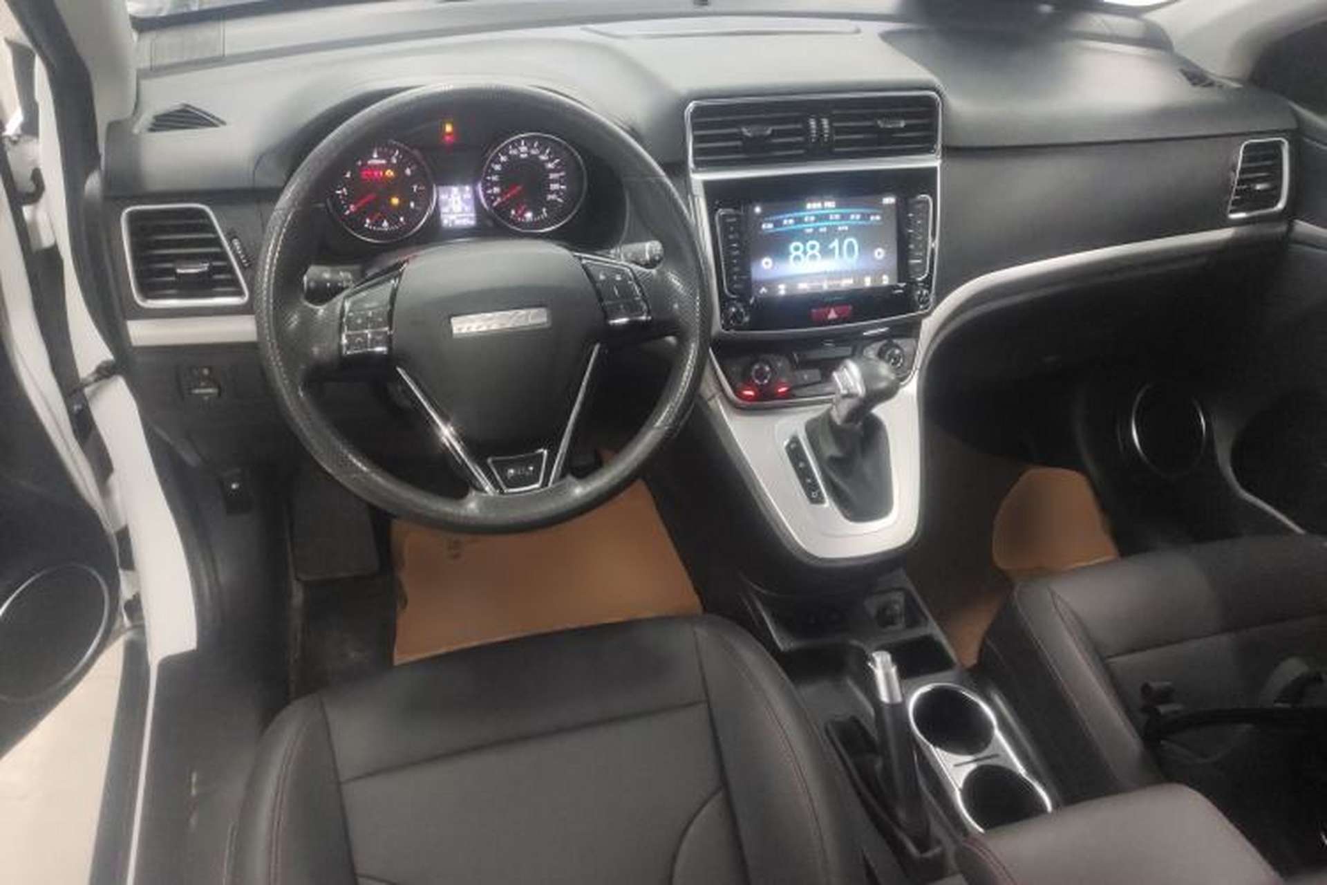 Used Haval M6 2019 1.5T DCT Two-Wheel Drive Value Edition China VI Standard Center Console