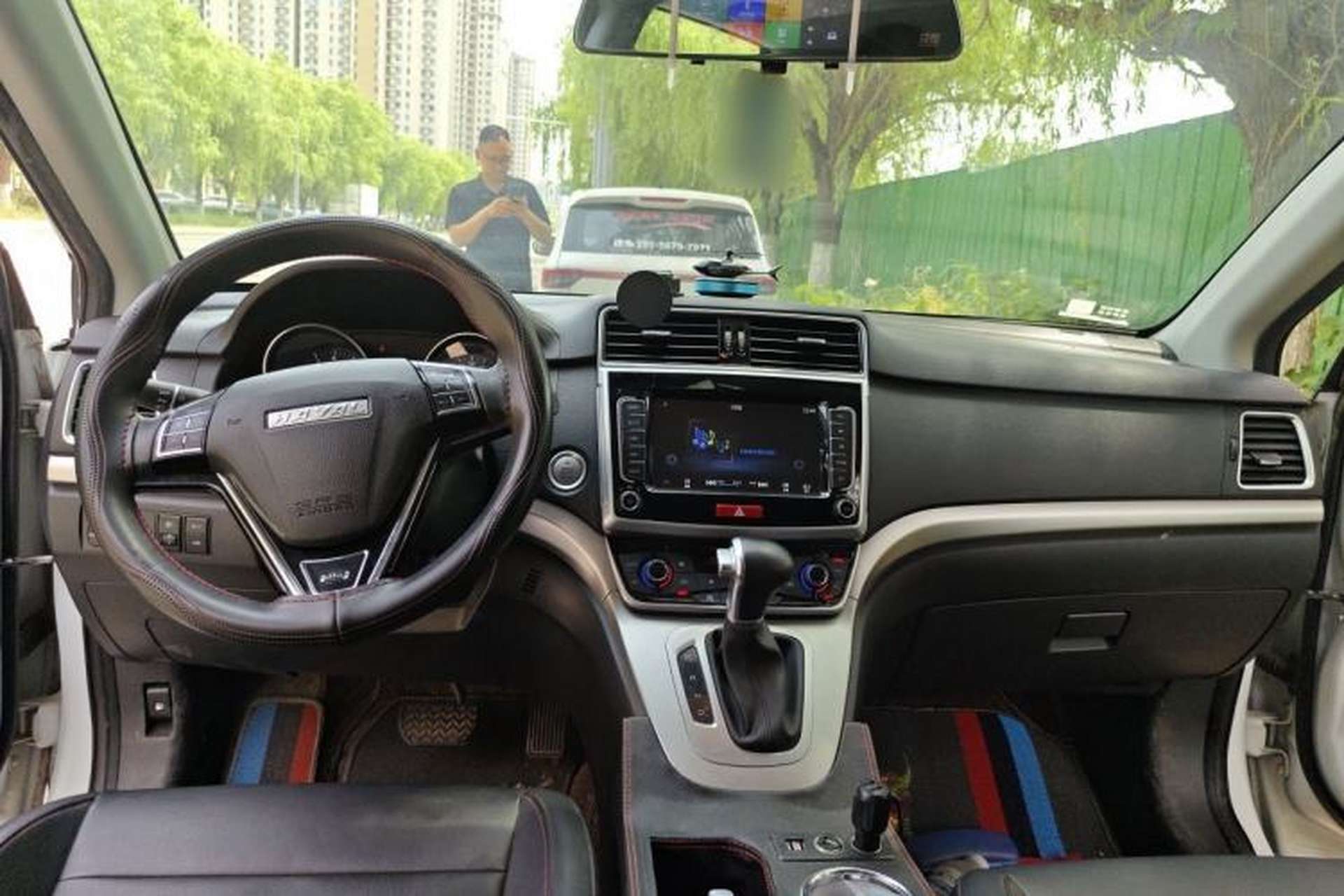 Used Haval M6 2019 1.5T DCT Two-Wheel Drive Elite Version China VI Standard Center Console