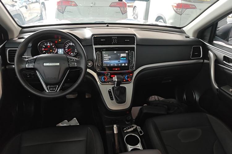 Used Haval M6 2019 1.5T DCT Two-Wheel Drive Elite Version China VI Standard Center Console