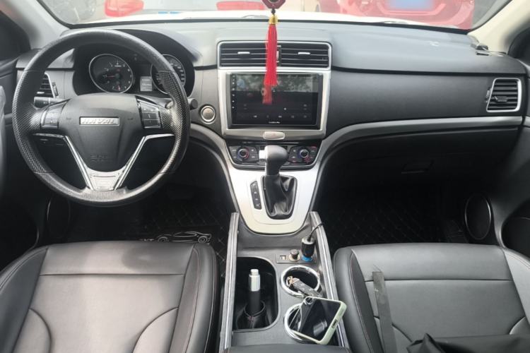 Used Haval M6 2019 1.5T DCT Two-Wheel Drive Value Edition China VI Standard Center Console