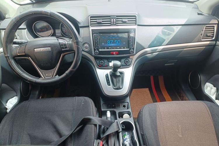 Used Haval M6 2019 1.5T DCT Two-Wheel Drive Value Edition China VI Standard Center Console