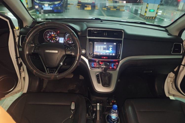 Used Haval M6 2019 1.5T DCT Two-Wheel Drive Value Edition China VI Standard Center Console