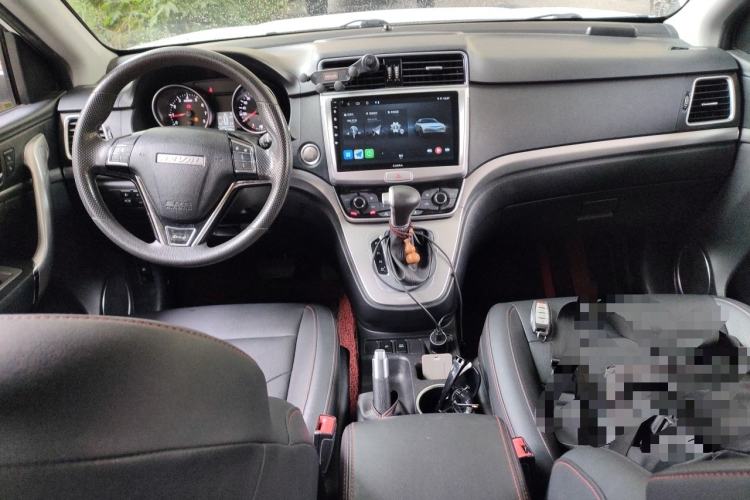 Used Haval M6 2019 1.5T DCT Two-Wheel Drive Elite Version China V Standard Center Console