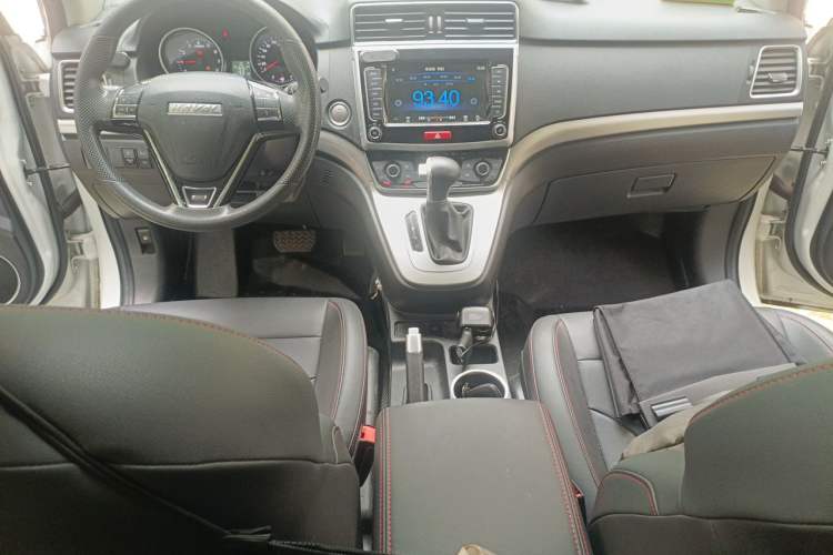 Used Haval M6 2019 1.5T DCT Two-Wheel Drive Value Edition China VI Standard Center Console
