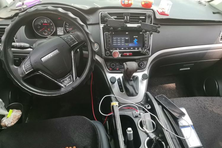 Used Haval M6 2019 1.5T DCT Two-Wheel Drive Value Edition China VI Standard Center Console