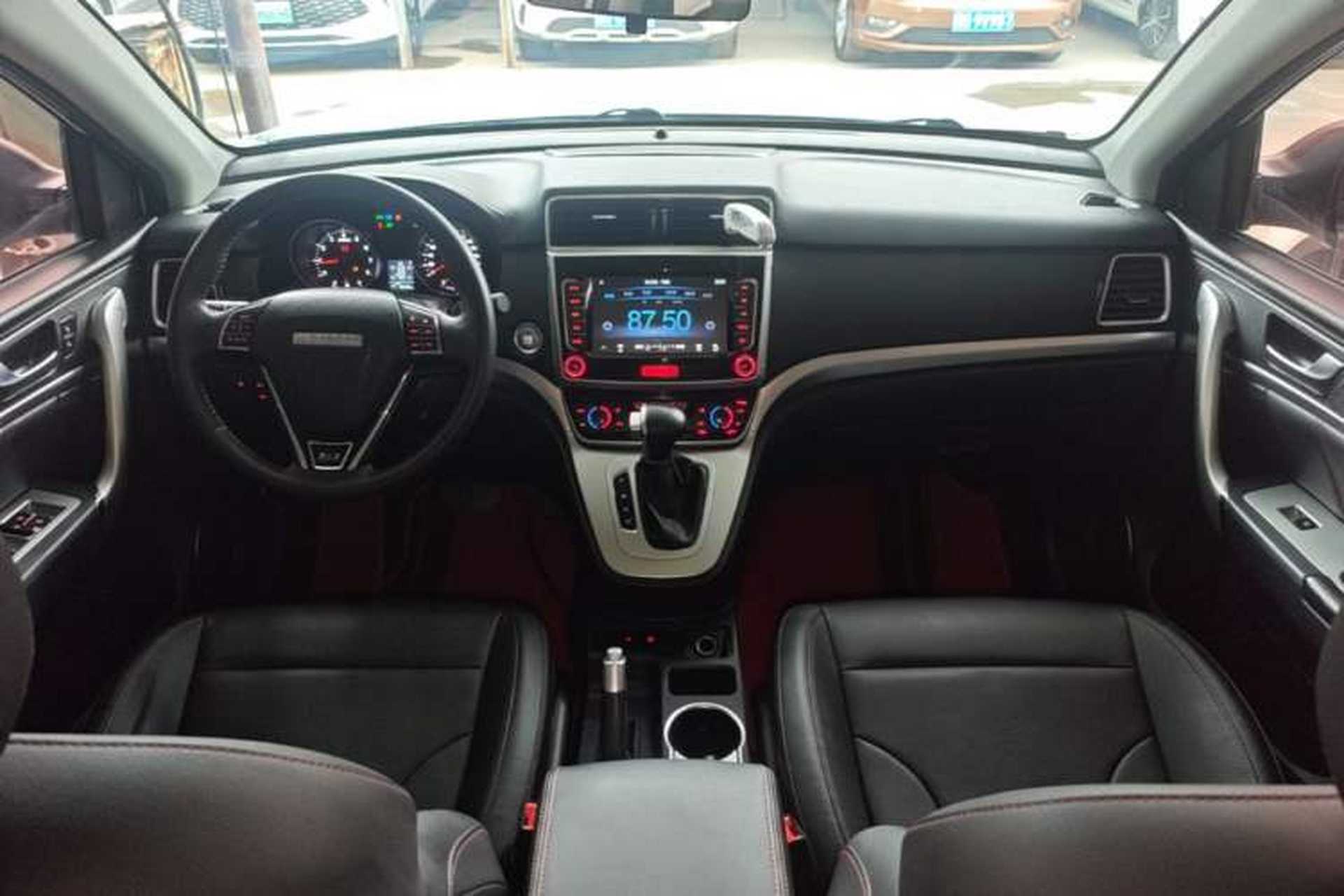 Used Haval M6 2019 1.5T DCT Two-Wheel Drive Elite Version China VI Standard Center Console