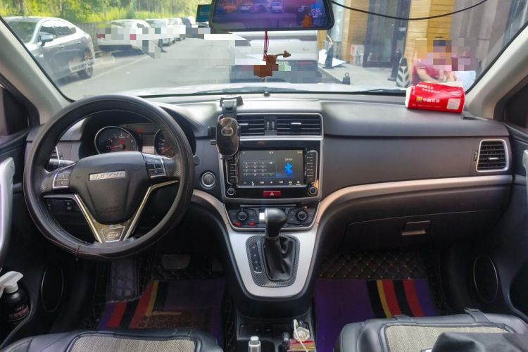 Used Haval M6 2019 1.5T DCT Two-Wheel Drive Value Edition China VI Standard Center Console