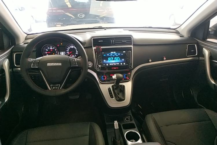 Used Haval M6 2019 1.5T DCT Two-Wheel Drive Elite Version China VI Standard Center Console