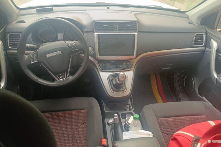 Used Haval M6 2019 1.5T Manual Two-Wheel Drive Urban Version China VI Standard Center Console