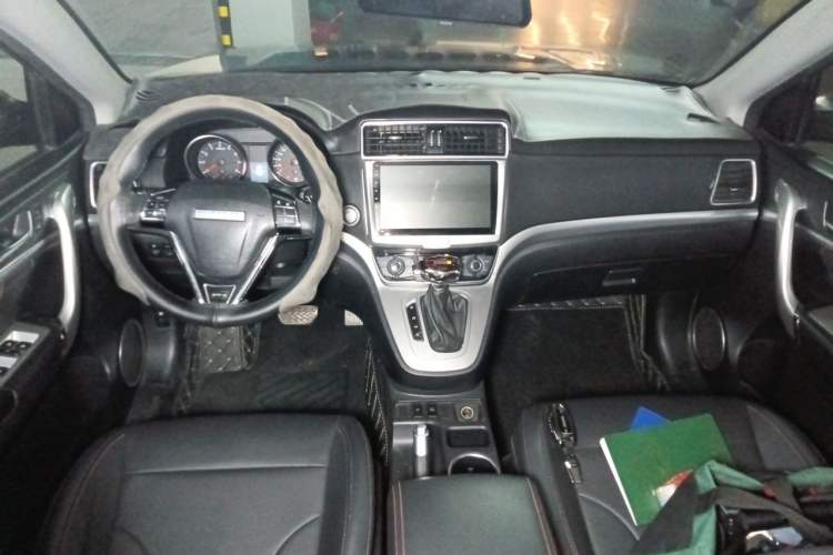 Used Haval M6 2019 1.5T DCT Two-Wheel Drive Value Edition China VI Standard Center Console