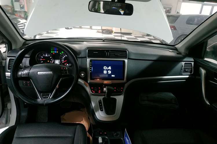 Used Haval M6 2019 1.5T DCT Two-Wheel Drive Value Edition China VI Standard Center Console