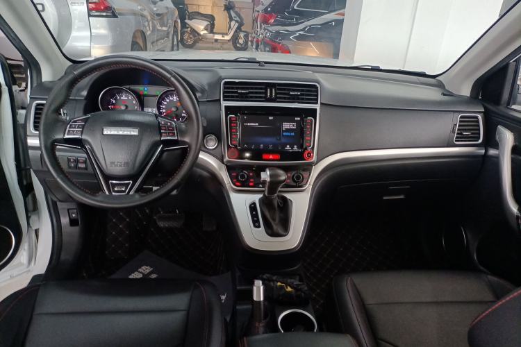Used Haval M6 2019 1.5T DCT Two-Wheel Drive Elite Version China VI Standard Center Console