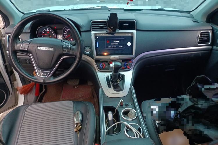 Used Haval M6 2019 1.5T DCT Two-Wheel Drive Value Edition China VI Standard Center Console