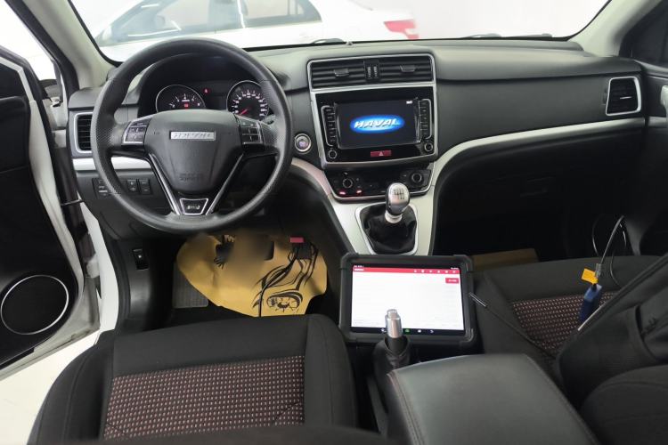 Used Haval M6 2019 1.5T Manual Two-Wheel Drive Urban Version China VI Standard Center Console