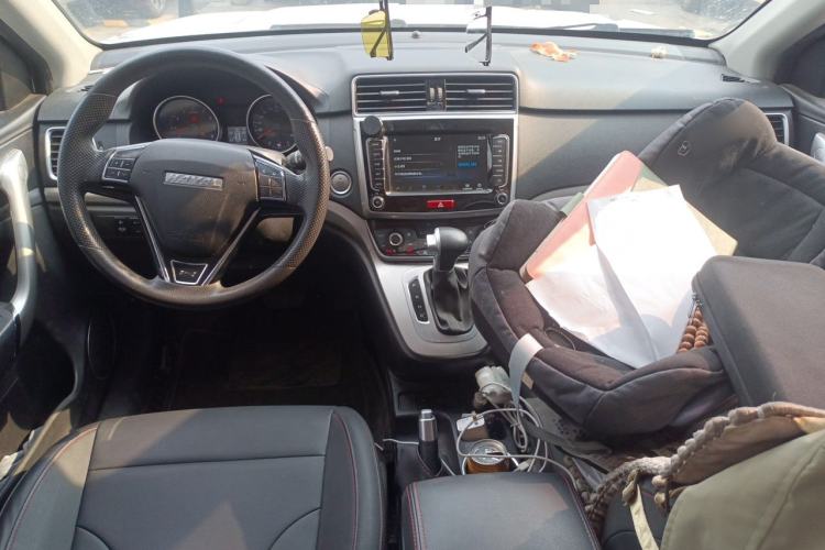 Used Haval M6 2019 1.5T DCT Two-Wheel Drive Value Edition China VI Standard Center Console