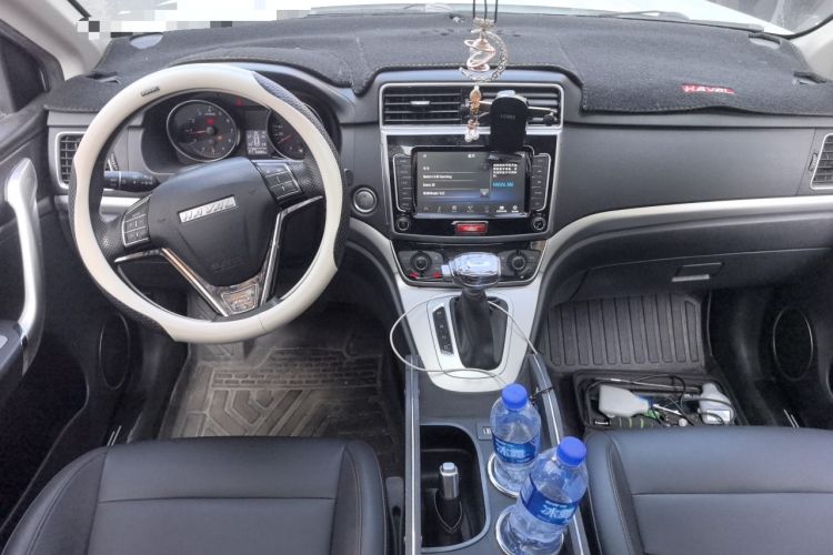 Used Haval M6 2019 1.5T DCT Two-Wheel Drive Value Edition China VI Standard Center Console