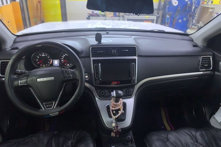 Used Haval M6 2019 1.5T DCT Two-Wheel Drive Elite Version China VI Standard Center Console