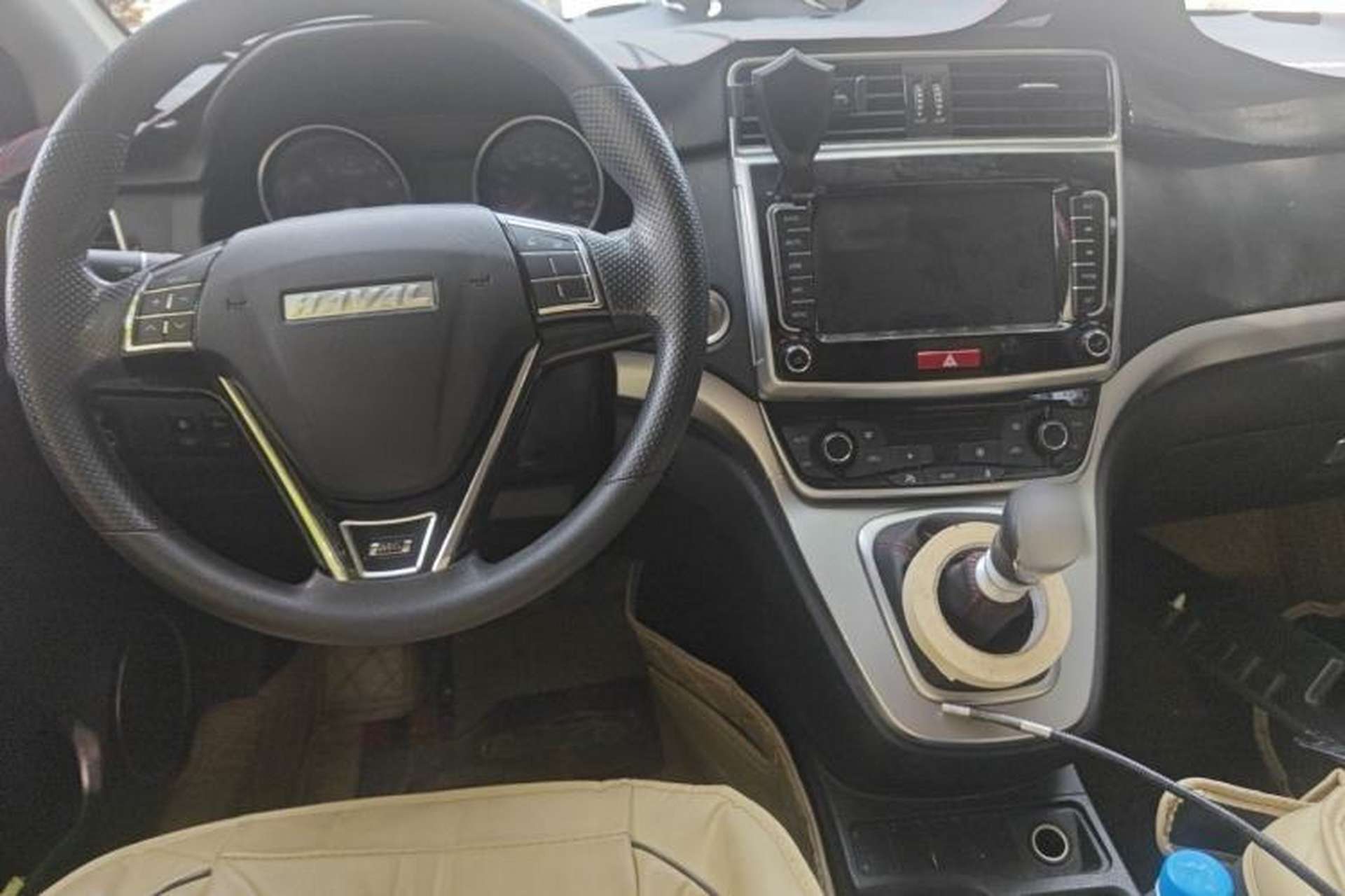Used Haval M6 2019 1.5T Manual Two-Wheel Drive Urban Version China VI Standard Center Console