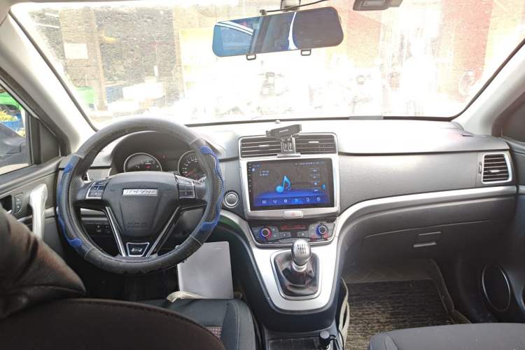 Used Haval M6 2019 1.5T Manual Two-Wheel Drive Urban Version China VI Standard Center Console