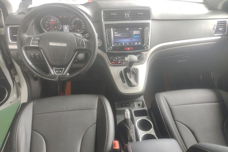 Used Haval M6 2019 1.5T DCT Two-Wheel Drive Elite Version China VI Standard Center Console