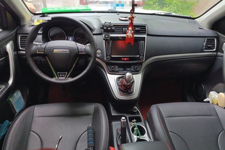 Used Haval M6 2019 1.5T Manual Two-Wheel Drive Elite Version China VI Standard Center Console